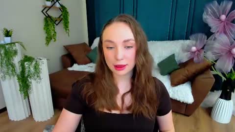 Emelie online show from June 13, 7:39 am