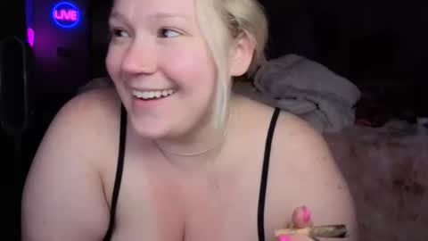 Piggy Rose online show from April 28, 2:27 am