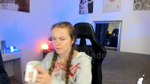 PiinkPandora online show from January 8, 9:52 pm