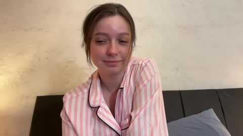 Snapshot of pileacadieri__ chatting on February 17, 11:34 am Trisha online show from February 17, 11:34 am