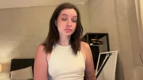Snapshot of pileacadieri__ chatting on March 7, 12:01 pm Trisha online show from March 7, 12:01 pm