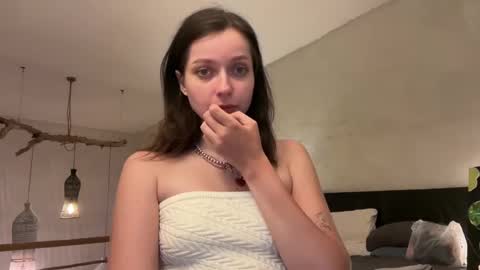 Snapshot of pileacadieri__ chatting on February 10, 11:36 am Trisha online show from February 10, 11:36 am