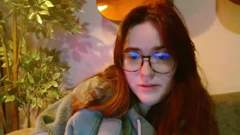 PilloGoddess online show from November 7, 8:31 am