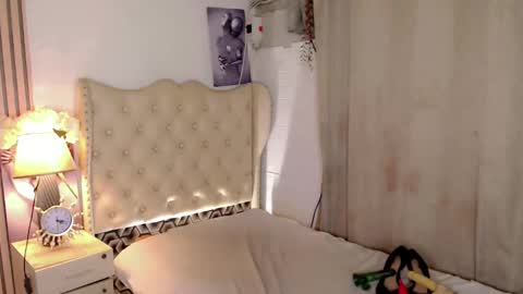 Snapshot of pinay_ivy chatting on December 12, 7:59 pm Ivy Morningstar online show from December 12, 7:59 pm