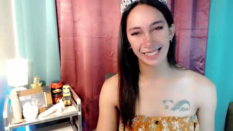 lucyLove online show from June 7, 3:24 am