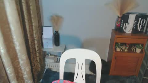 pinay_shawnx online show from May 2, 11:52 pm