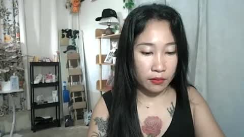 yumie  online show from August 1, 2:02 am
