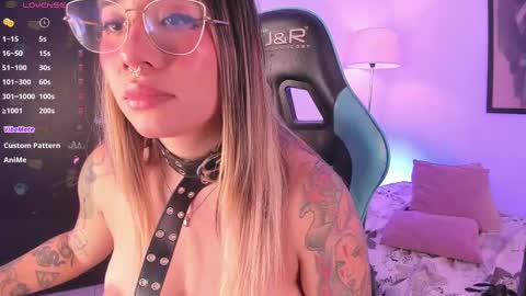 Snapshot of pink_quarz chatting on September 30, 1:55 am KELLY online show from September 30, 1:55 am