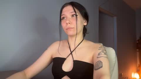 pinkdollylovv online show from May 19, 8:49 pm