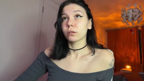 pinkdollylovv online show from January 4, 6:40 pm