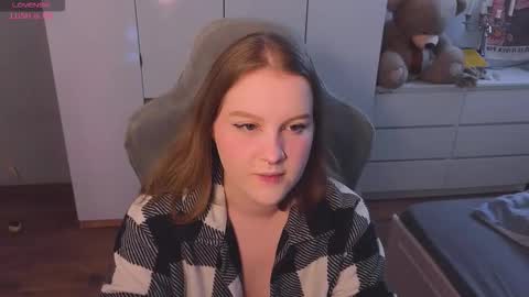 pinkiep1e online show from February 7, 1:42 am