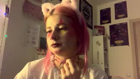 Sara online show from September 22, 7:01 pm