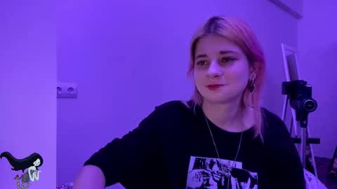 Sara online show from October 27, 10:04 pm