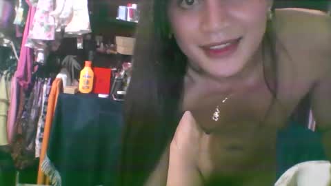 pinky_divine online show from April 22, 1:19 pm