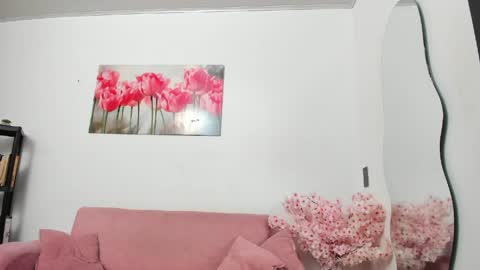 pinky_f00x online show from June 4, 7:40 pm