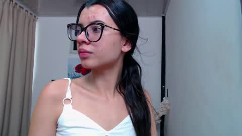 pinky_f00x online show from March 14, 8:21 pm