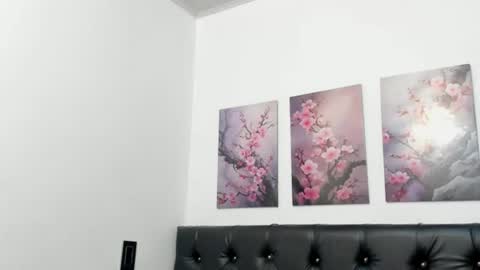pinky_f00x online show from June 15, 7:36 pm