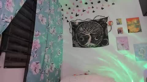 pinky_promiseex online show from August 4, 11:33 pm