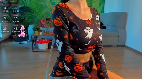 Pinkyishere online show from October 30, 1:34 pm