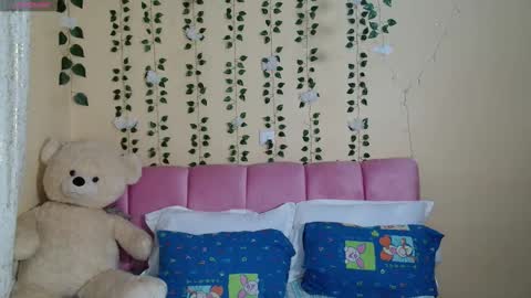 Pinky online show from February 24, 1:49 am