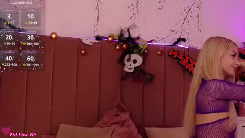 Pinky online show from October 28, 8:03 pm