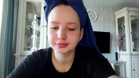 Caroline online show from April 29, 4:27 am