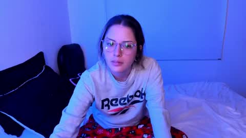 pixie online show from June 17, 3:08 am