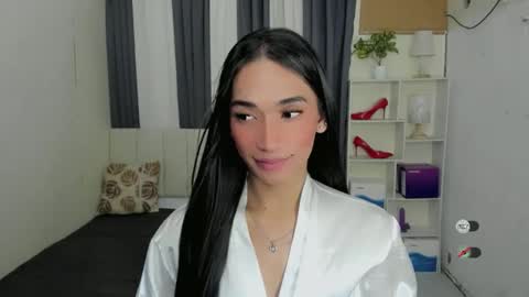 pixiedoll_ online show from January 17, 5:26 am