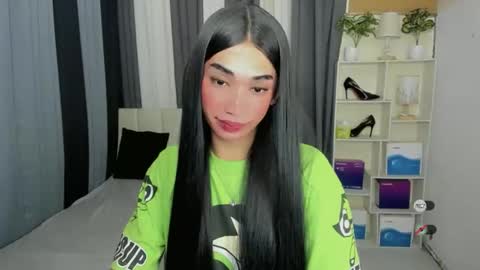 pixiedoll_ online show from March 11, 6:54 pm