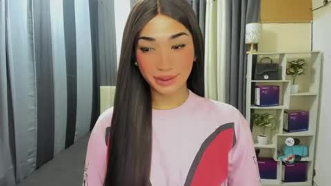 pixiedoll_ online show from June 29, 5:47 am
