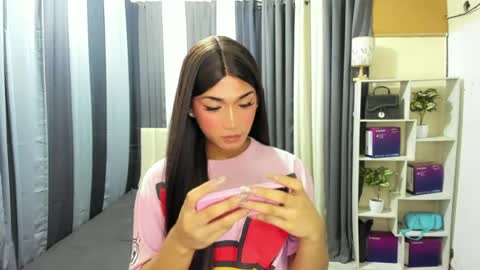 pixiedoll_ online show from June 29, 10:15 am