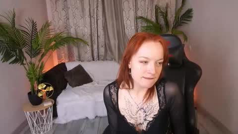 pixiepeachh online show from March 17, 10:58 pm