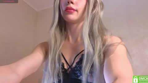 Emmy cheekslap and Edward online show from January 31, 7:56 pm