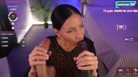 Lora online show from October 22, 3:17 pm