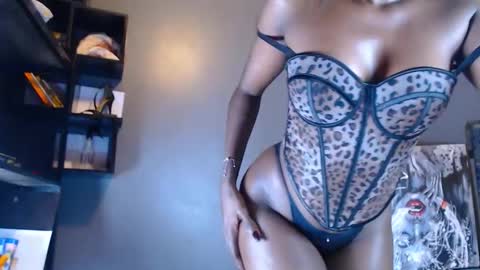 Snapshot of playboytit chatting on October 7, 2:32 pm playboytit online show from October 7, 2:32 pm