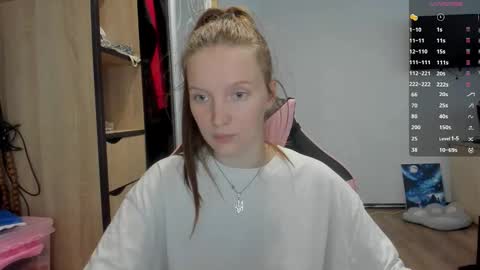 Snapshot of playful_mary chatting on September 28, 9:03 am Masha online show from September 28, 9:03 am