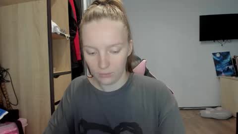 Snapshot of playful_mary chatting on October 1, 12:10 pm Masha online show from October 1, 12:10 pm