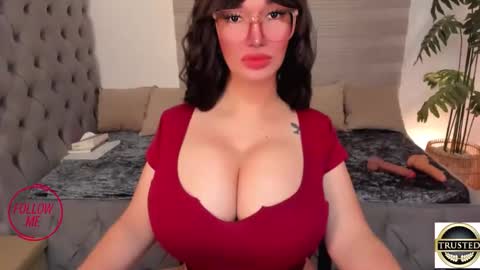 Snapshot of playfullmaria chatting on October 19, 9:22 am Maria online show from October 19, 9:22 am