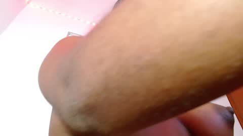 Snapshot of pleassing_ebonny chatting on December 18, 3:15 am CHARLOTTE online show from December 18, 3:15 am
