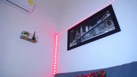 Snapshot of pleassing_ebonny chatting on December 6, 1:44 pm CHARLOTTE online show from December 6, 1:44 pm