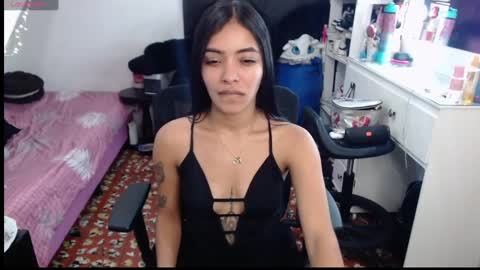 pocahot222 online show from October 8, 12:04 am