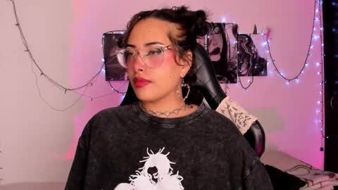 Willow                      Hours 12pm to 630pm Colombian time FRIDAY AND SUNDAY FREE DAYS online show from November 24, 6:10 pm