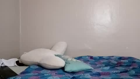 Poison Ivy online show from February 3, 1:51 pm