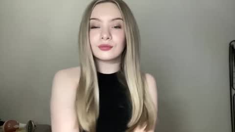 polishangel222 online show from April 29, 7:41 pm