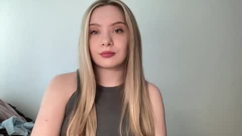 polishangel222 online show from May 4, 12:20 pm