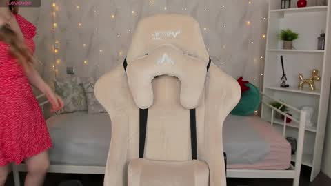 Polly  online show from October 14, 5:32 am