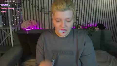 Polly online show from June 12, 3:03 am