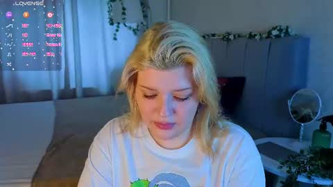 Polly online show from July 26, 1:02 am