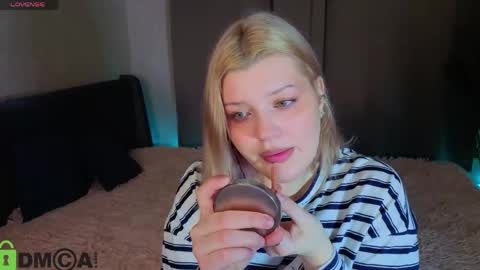 Polly online show from May 3, 1:09 am