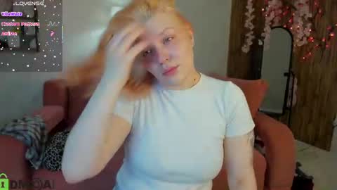 Polly online show from June 19, 1:21 am